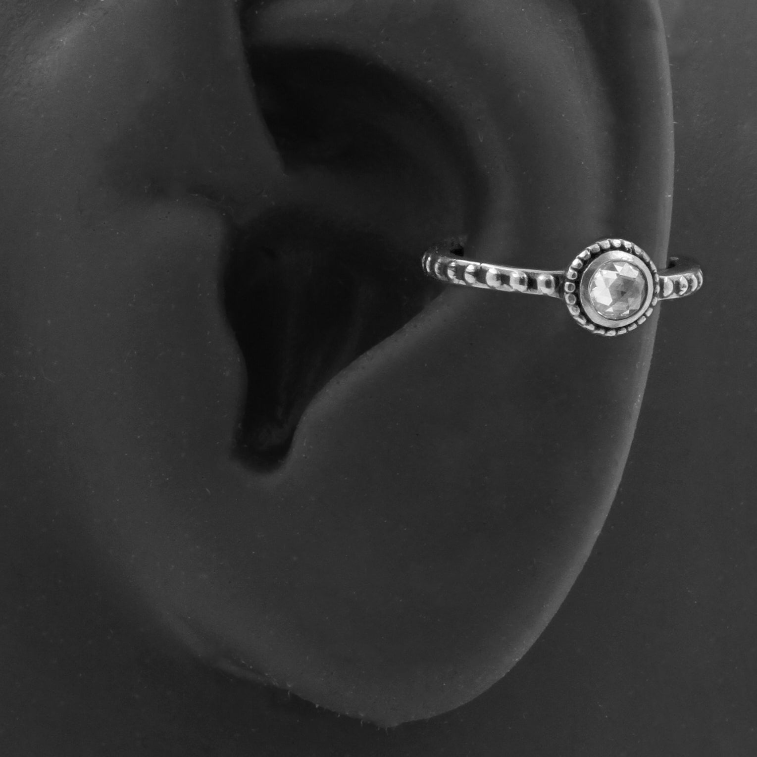 Surgical Steel Conch Clicker - Set With Rose Cut Zirconia Silver