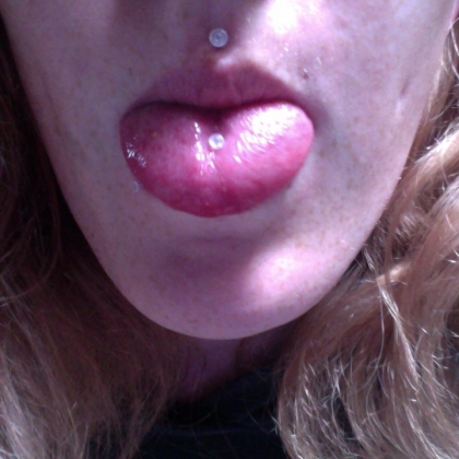 Tongue piercing retainer